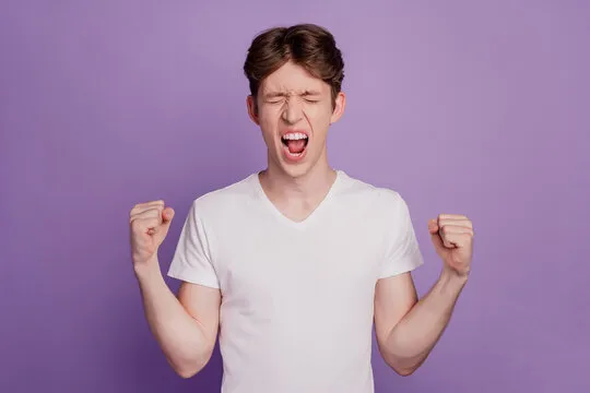 极速飞艇APP界面预览，实时开奖、数据结果、历史记录与趋势图